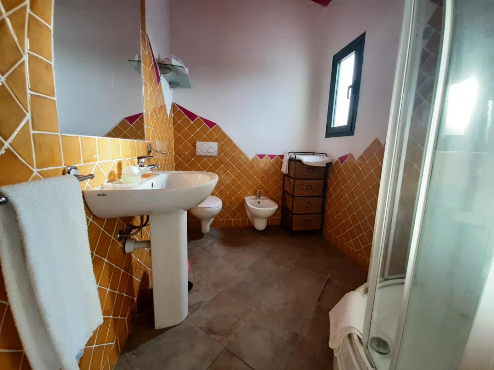 Lu Lisandru Abbiadori Ruang foto